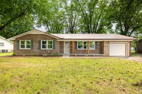 709 7th St, Lawrenceburg, TN 38464