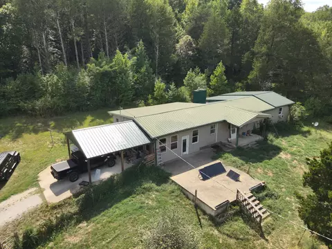 3733 Lick Creek Rd, Linden, TN 37096