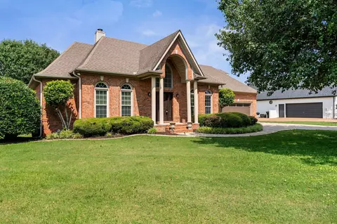375 Natchez Trace Ct, Murfreesboro, TN 37127