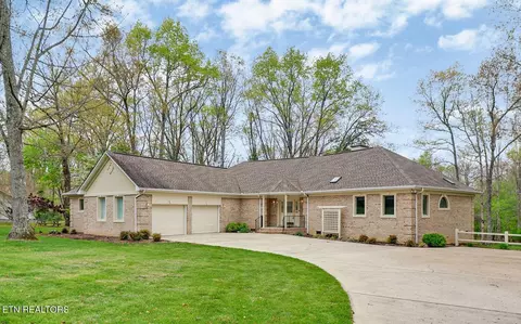 662 Laurel Cir, Crossville, TN 38555