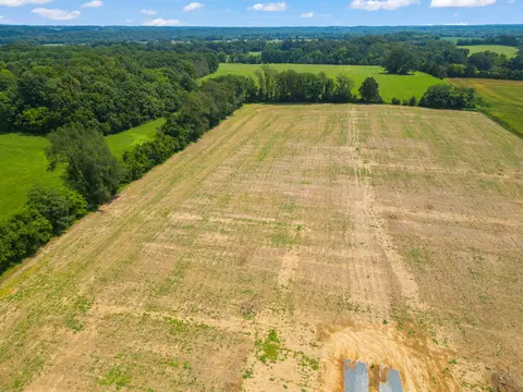 4832 Hwy 31w, Cottontown, TN 37048