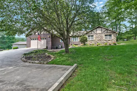 207 Snead Dr, Crossville, TN 38558