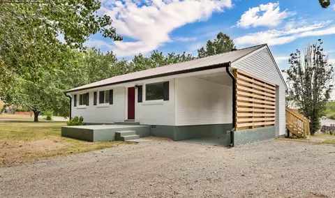 32 Concord Dr, Clarksville, TN 37042