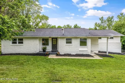 812 Sunset Dr, Kingston, TN 37763
