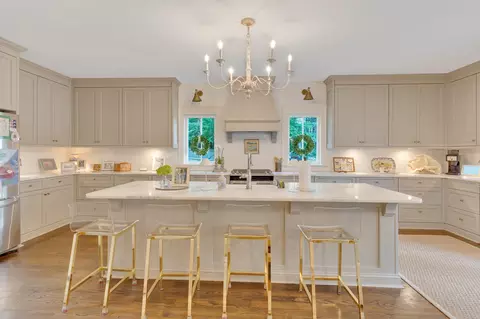 109 Linden St, Lookout Mountain, TN 37350