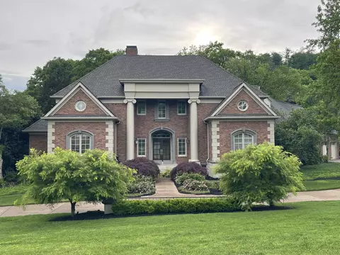 384 Lake Valley Dr, Franklin, TN 37069
