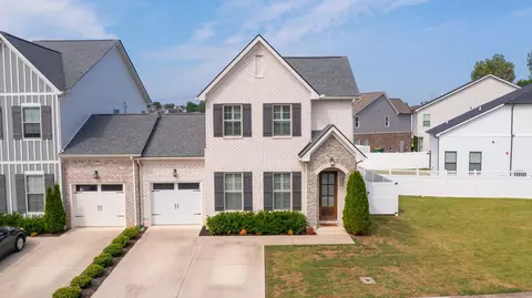122 Bellagio Villas Dr, Spring Hill, TN 37174