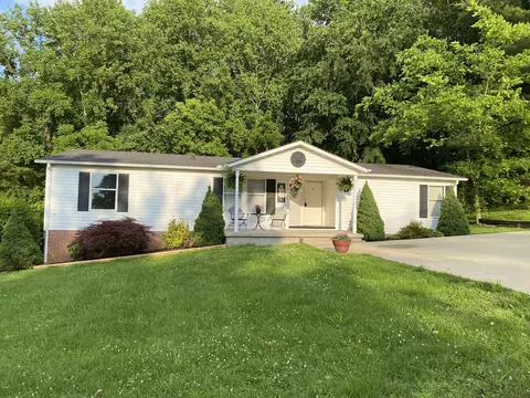 1001 Chris Dr, Portland, TN 37148