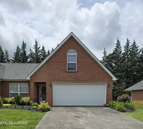 2921 Dominion Dr, Maryville, TN 37803