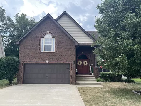 732 Cavalier Dr, Clarksville, TN 37040