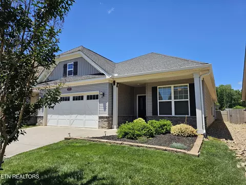 12055 Woodhollow Ln, Knoxville, TN 37932