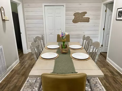 Dining - 308 Spring St, Loretto, TN 38469 photo 1 of 5