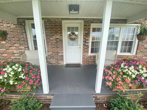 Exterior - 308 Spring St, Loretto, TN 38469 photo 2 of 9