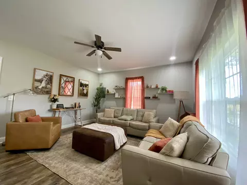 Living - 308 Spring St, Loretto, TN 38469 photo 4 of 5