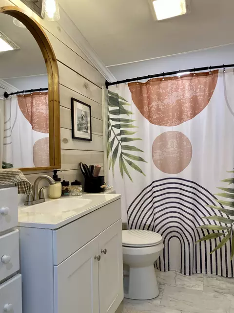Bath - 308 Spring St, Loretto, TN 38469 photo 1 of 1