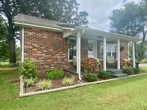 Exterior - 308 Spring St, Loretto, TN 38469 photo 5 of 9