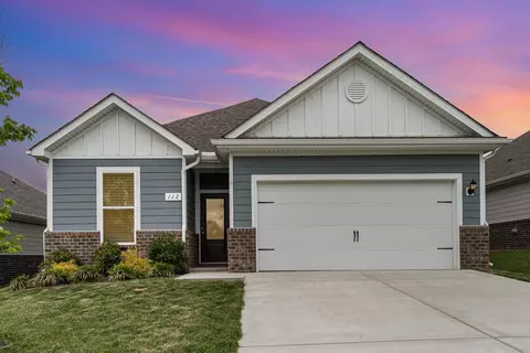112 Harvest Cir, Dickson, TN 37055