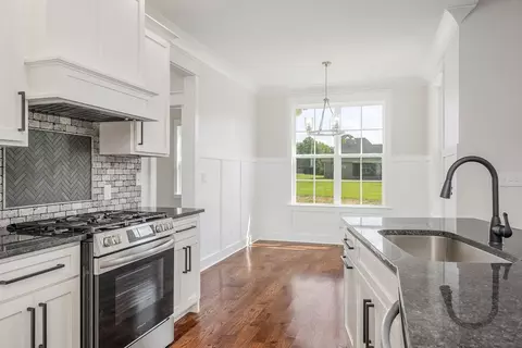 Kitchen - 1378 Tom Grissom Rd, Morrison, TN 37357 photo 4 of 6