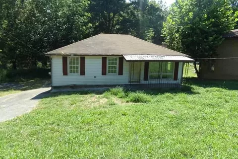 820 Caldonia St, Rossville, GA 30741