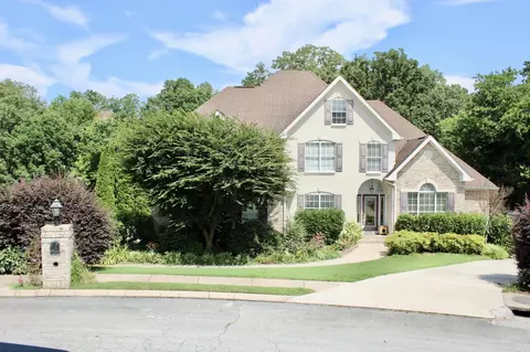 3904 Timber Trace Dr, Ooltewah, TN 37363