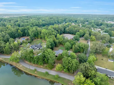 View/Area - 300 E Lake Dr, Dickson, TN 37055 photo 4 of 7