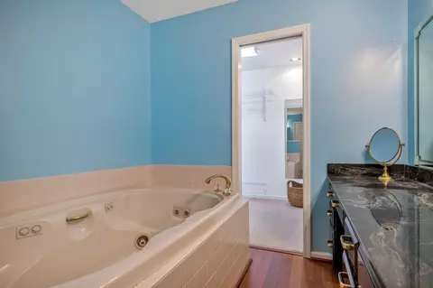 Bath - 300 E Lake Dr, Dickson, TN 37055 photo 2 of 5