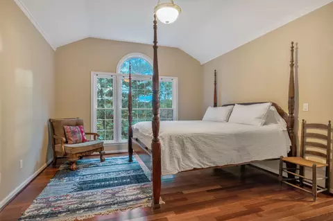 Bedroom - 300 E Lake Dr, Dickson, TN 37055 photo 1 of 7