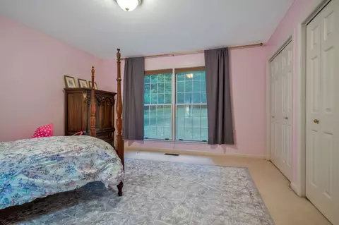 Bedroom - 300 E Lake Dr, Dickson, TN 37055 photo 3 of 7