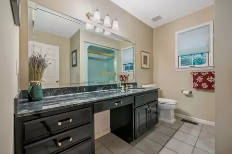 Bath - 300 E Lake Dr, Dickson, TN 37055 photo 3 of 5