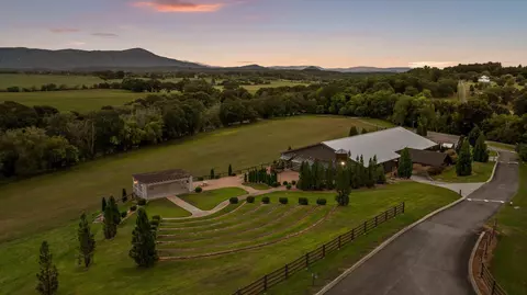 1020 Thomas Rd, Benton, TN 37307