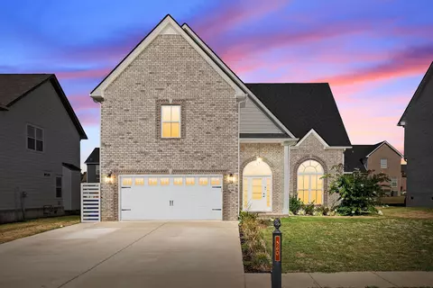 360 Lowline Dr, Clarksville, TN 37043