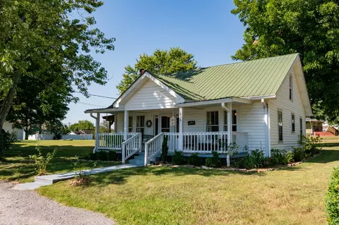 610 College St, Livingston, TN 38570