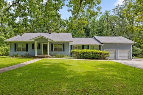 1702 James Blvd, Signal Mountain, TN 37377