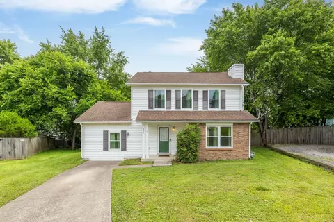 325 Brandiwood Ct, Old Hickory, TN 37138