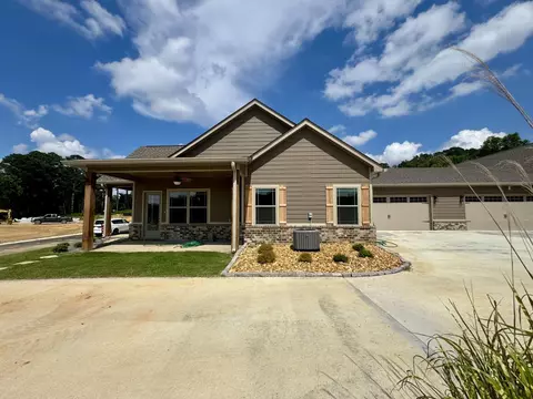 52 Maddox Ln, Chatsworth, GA 30705
