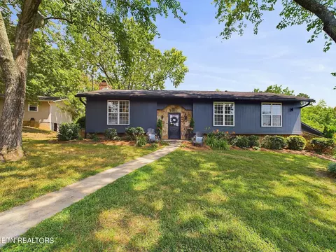 9007 Granada Ln, Knoxville, TN 37923