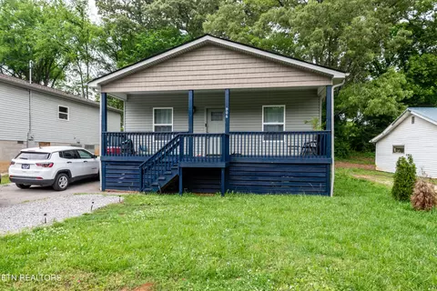 906 Drive D, Knoxville, TN 37920