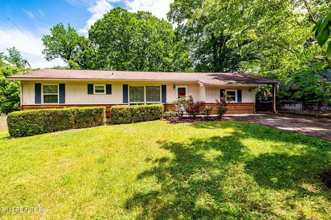 1305 Huntington Rd, Knoxville, TN 37919
