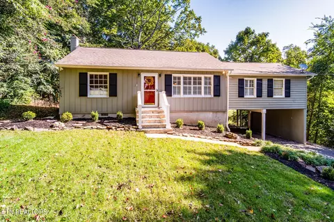 1540 SW Whitower Dr, Knoxville, TN 37919