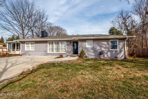 4209 NW Drifting Dr, Knoxville, TN 37912