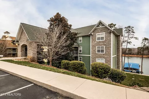422 Pinnacle Pt, Andersonville, TN 37705