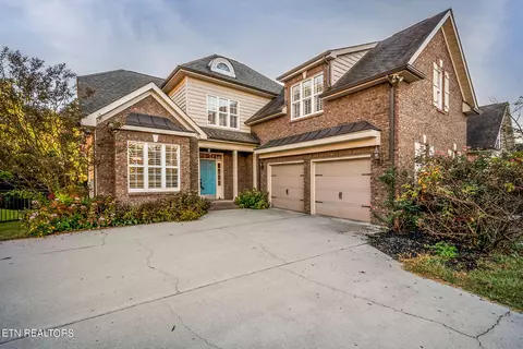 1526 Laurens Glen Ln, Knoxville, TN 37923