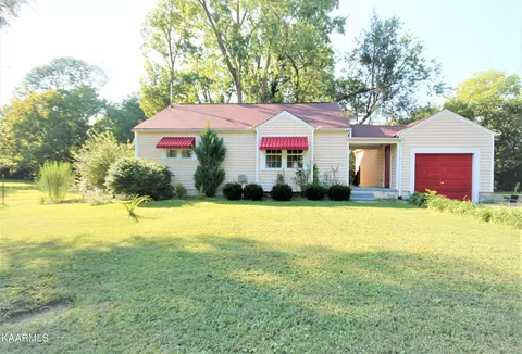 2417 Emoriland Blvd, Knoxville, TN 37917