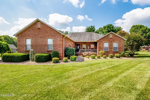 2449 Creekstone Cir, Maryville, TN 37804