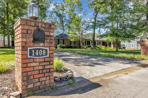 1408 Innisbrook Dr, Hixson, TN 37343