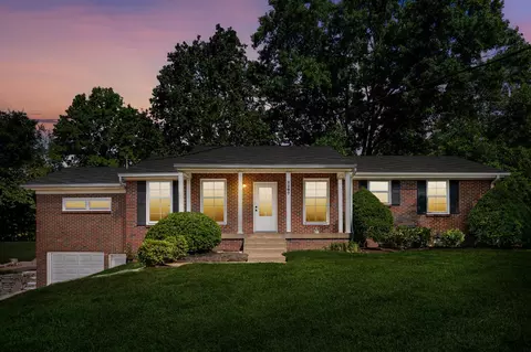 2207 Craigmeade Cir, Nashville, TN 37214