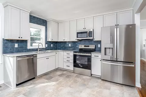 202 Jackson Heights Rd, Columbia, TN 38401