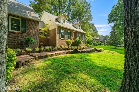 2812 Century Dr, Maryville, TN 37803