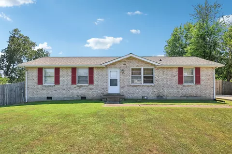 210 Peggy Dr, Clarksville, TN 37042