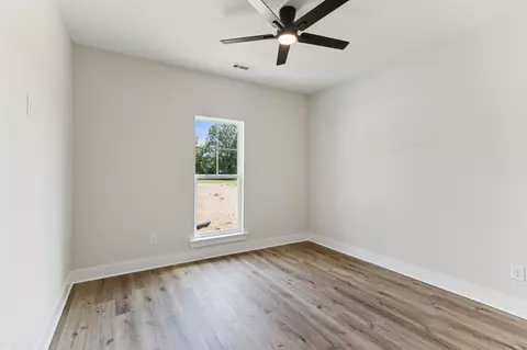 Bedroom - 163 Loss Crouch Rd, Morrison, TN 37357 photo 5 of 5
